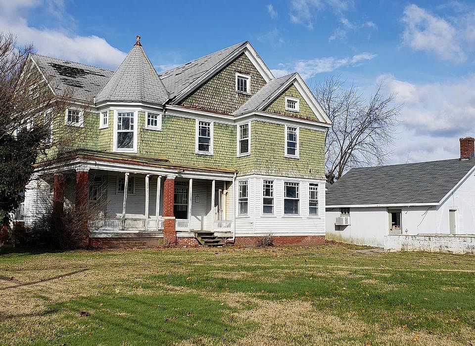 2nd image of 402 W Sunset Ave