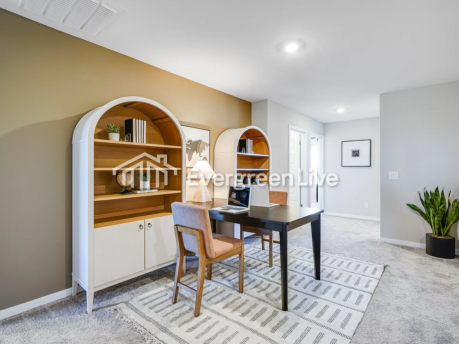 5 bed, 2.5 bath, 2126 sqft, $1,850 — Photo 4