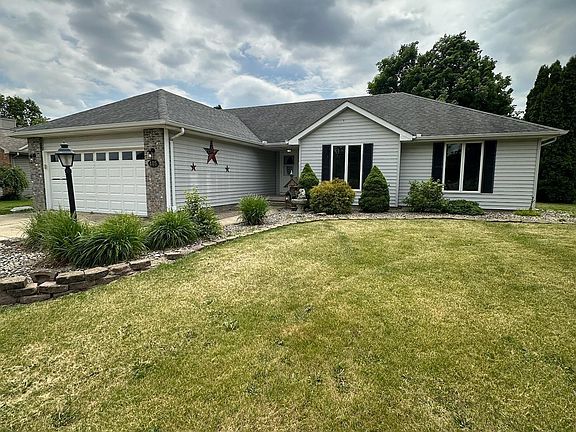 2nd image of 405 Carlisle Dr