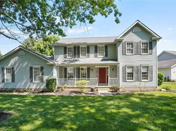 75 Cedar Woods Dr, Cuyahoga Falls, OH 44223