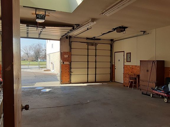 5th image of 17417 Odell Ave