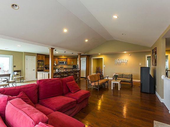 4th image of 5656 Kiddville Ln