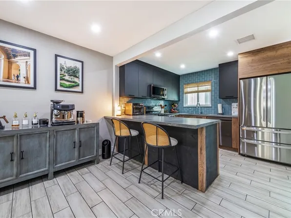 7422 Hazeltine Ave, Van Nuys, CA 91405