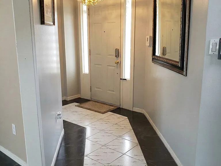 2538 Raglan Ct — Photo 2