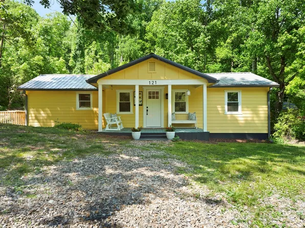 121 Sugar Cove Rd, Weaverville, NC 28787