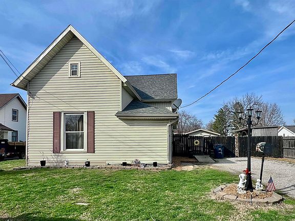 3rd image of 6 Blinn Ave