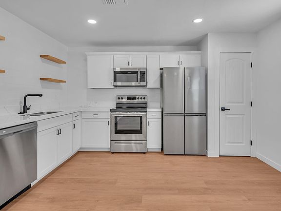 3rd image of 4320 N 21st St #1