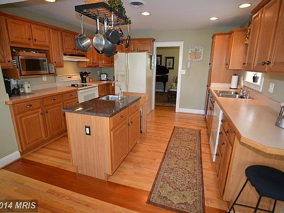 2nd image of 1012 Moss Haven Ct
