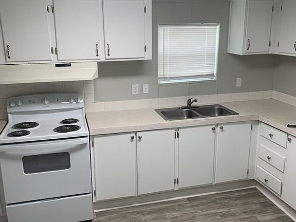 2nd image of 2550 E Shotwell St #6