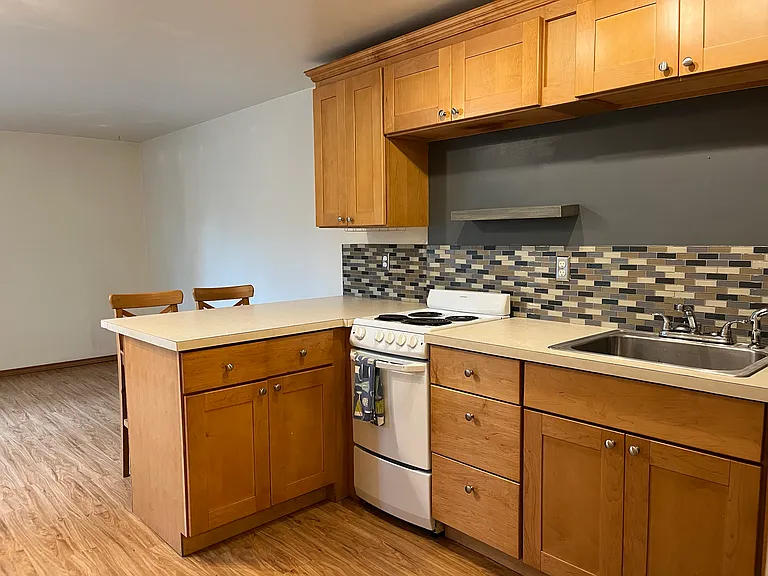 408 Belmont Ave E #103 — Photo 1