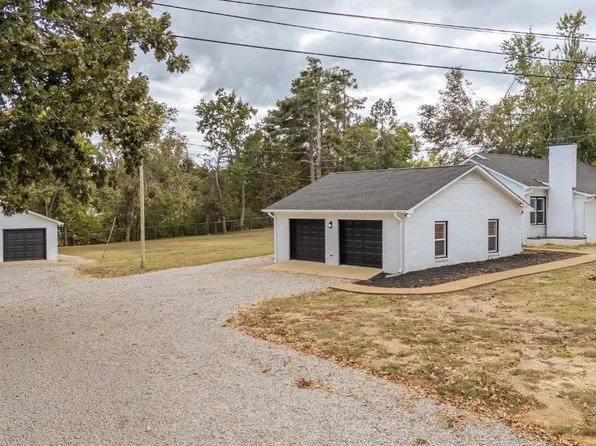 900 Pinhook Dr, Savannah, TN 38372