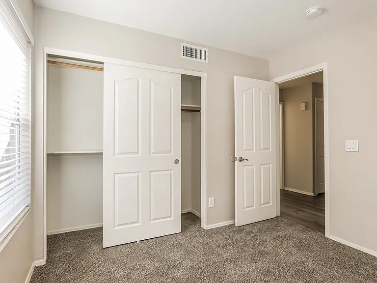12218 W Cambridge Ave — Photo 13