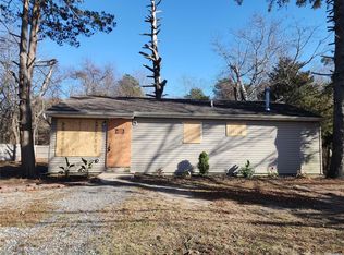 533 Bourdois Ave, Bellport, NY 11713