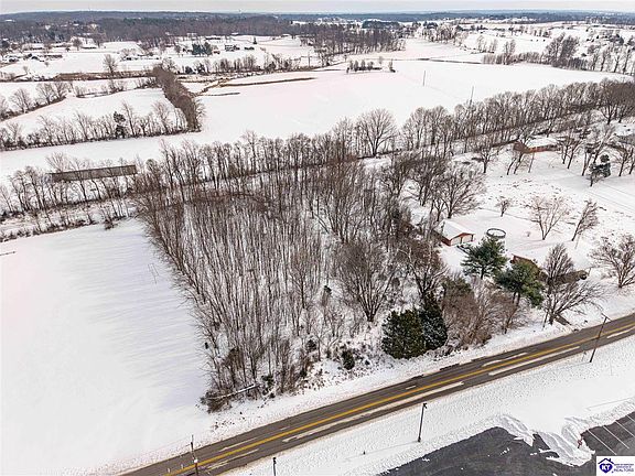 3rd image of 2 Cw Acres