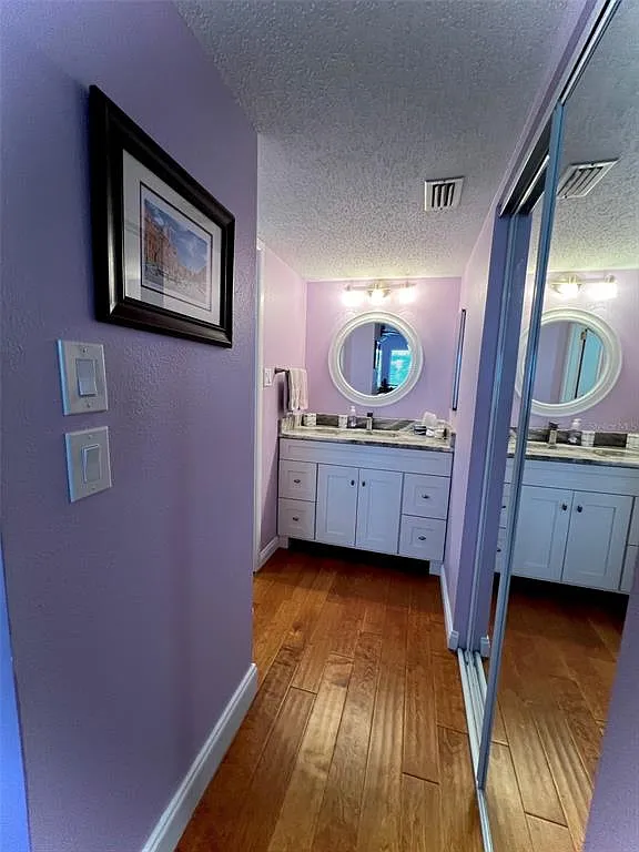 2 bed, 2.0 bath, 1145 sqft, $3,800 — Photo 3