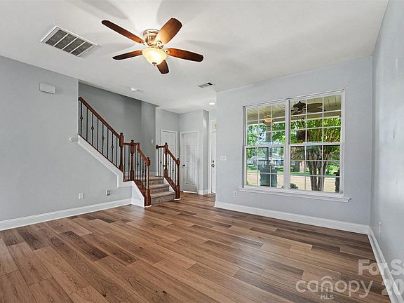 3rd image of 233 E Waterlynn Rd APT B