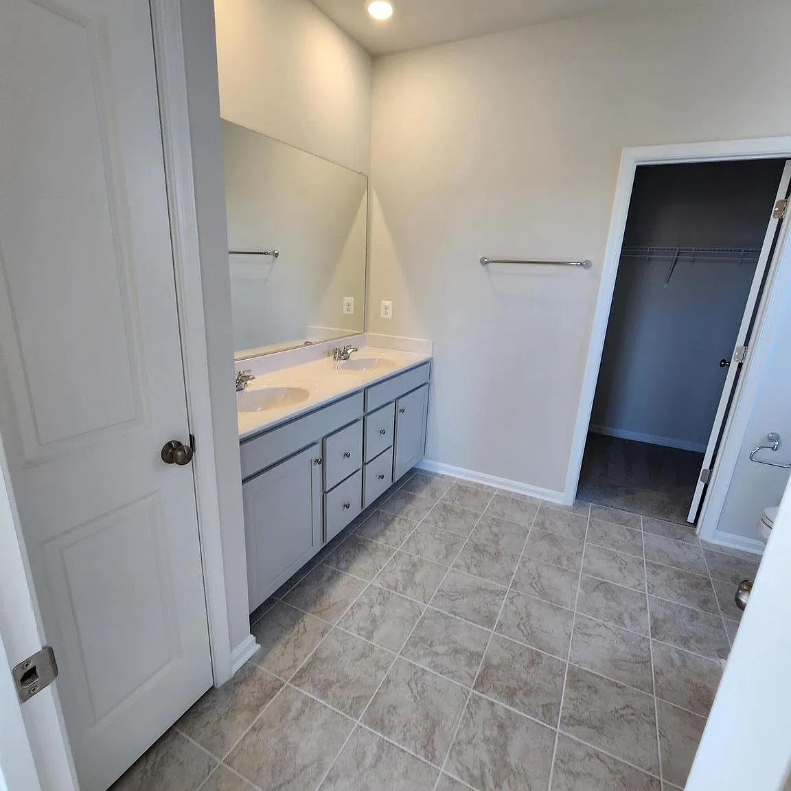 4 bed, 3.5 bath, 2579 sqft, $2,600 — Photo 3