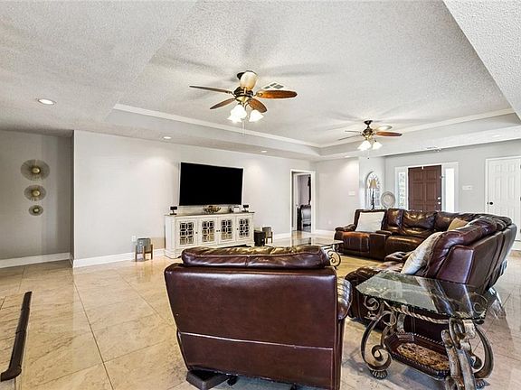 5th image of 1137 Lake Louise Dr