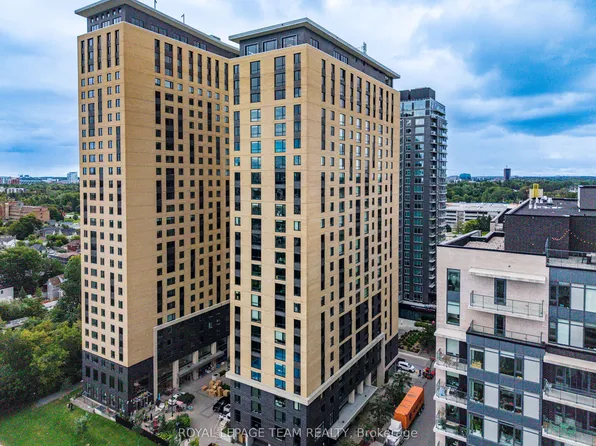 105 Champagne Ave S, Ottawa, ON