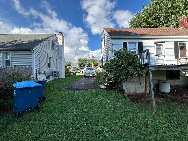 108 Pearl St — Photo 3