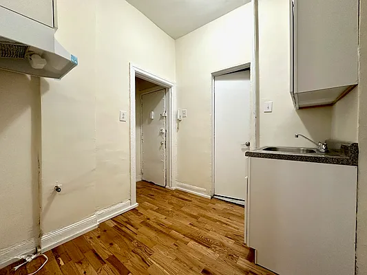 Rented by Corcoran | media 7