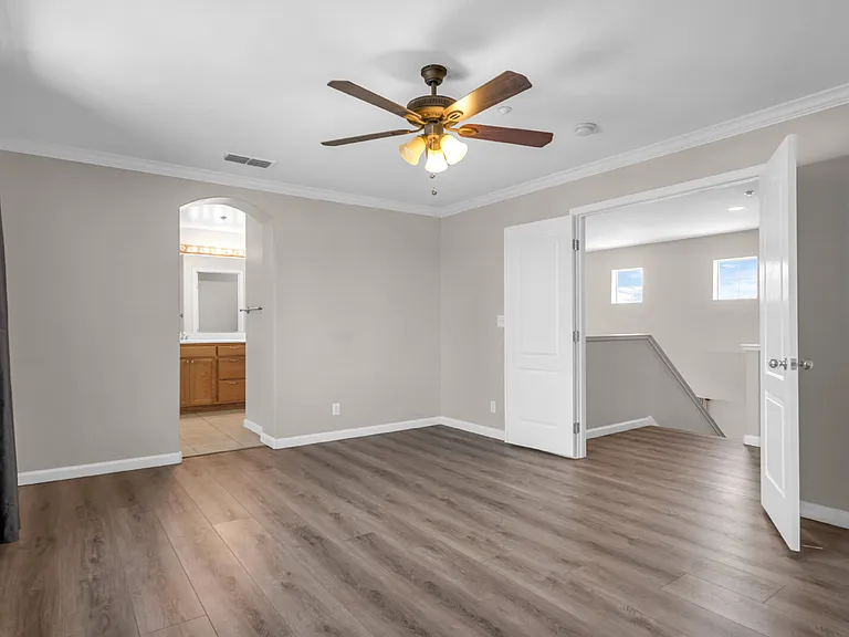 1605 Laugenour Dr — Photo 15