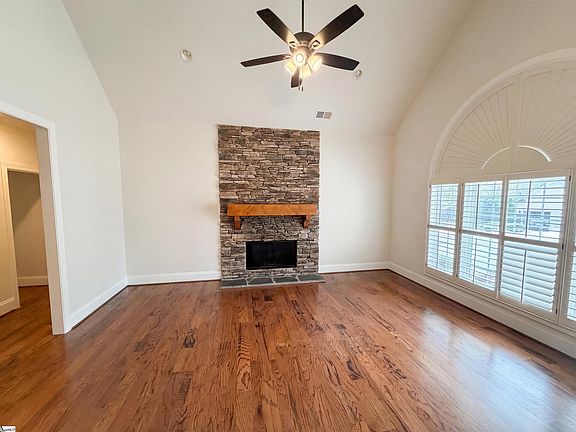 3rd image of 105 Wineberry Way