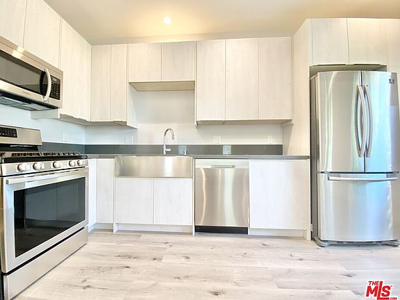 4th image of 141 N Swall Dr APT 8