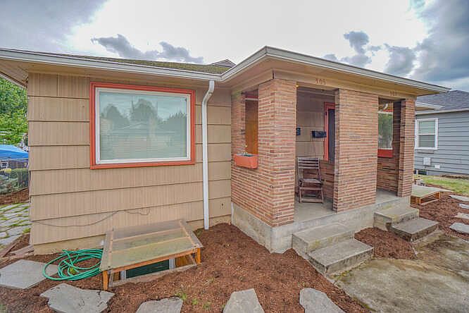 1st image of 305 W Fourth Plain Blvd