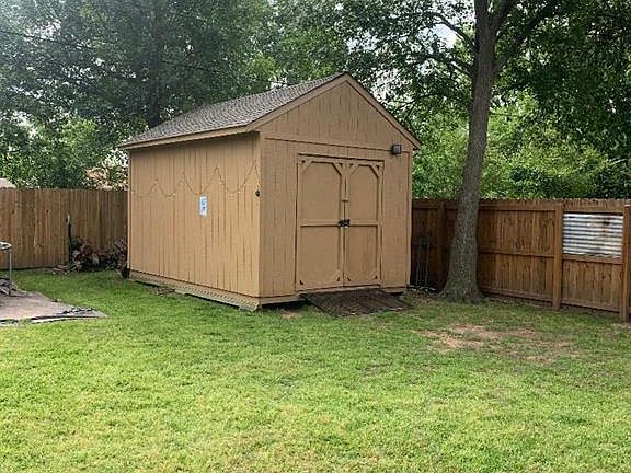 4th image of 314 Hillside Dr