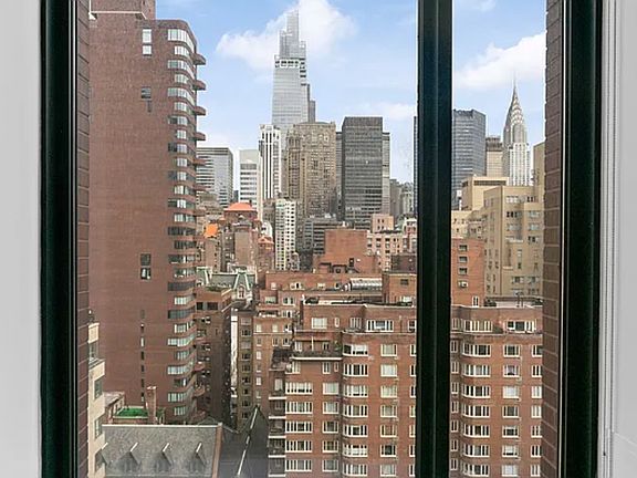 4th image of 49 E 34th St #7F