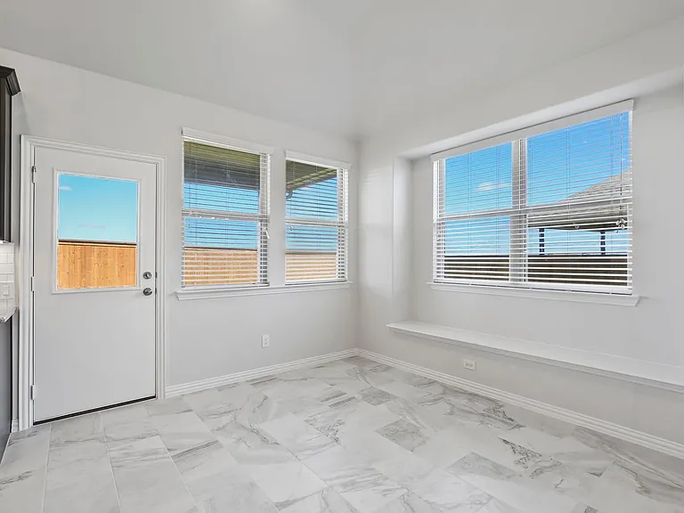 912 Slate Ln — Photo 28