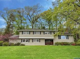 12 Sylvia Ct, Woodcliff Lake, NJ 07677