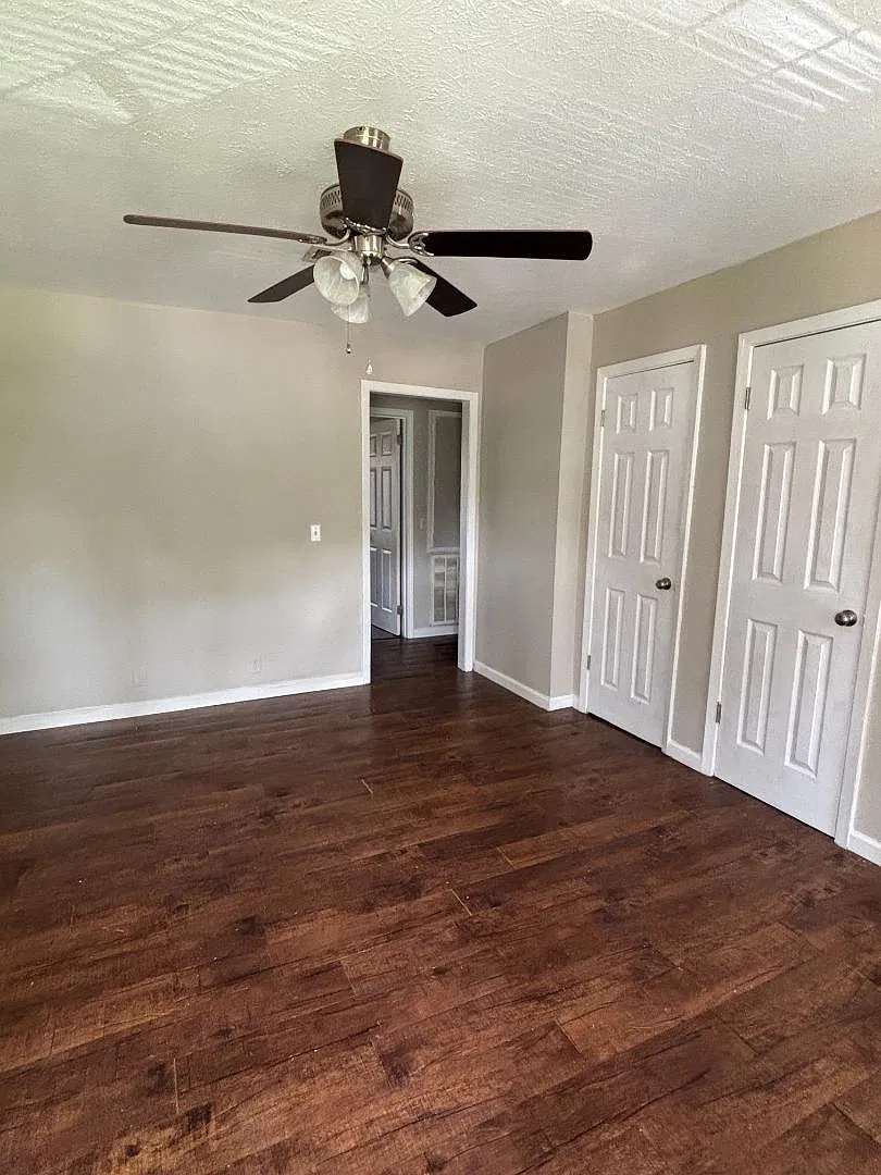 1025 6th Ave N - Apt. 5 — Photo 1