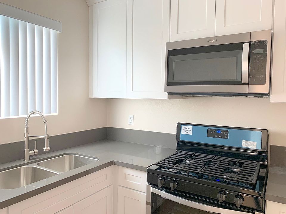 1st image of 6735 Whitsett Ave APT 8