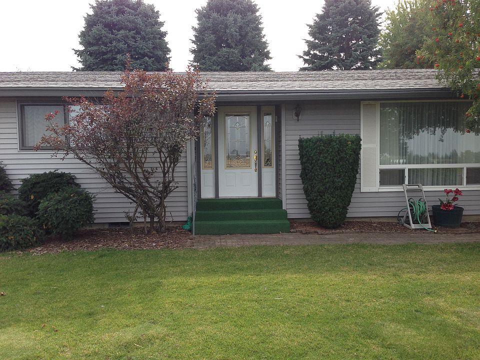1st image of 325 SE Railroad St