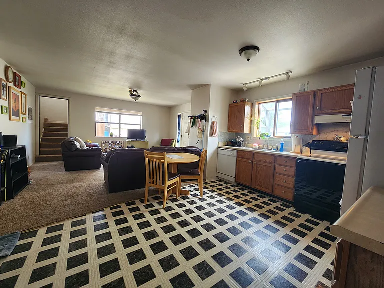 3135 E 7th Ave — Photo 6
