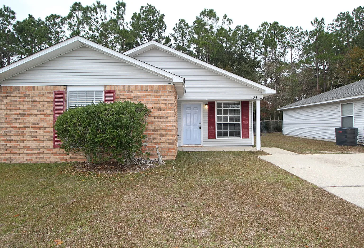 3 bed, 2.0 bath, 1080 sqft, $1,400 — Photo 1