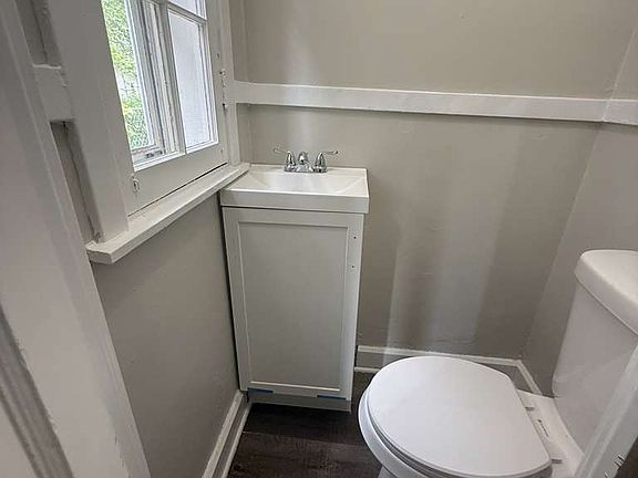 5th image of 11209 Langton Ave