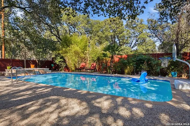 4 bed, 3.0 bath, 3590 sqft, $3,900 — Photo 3