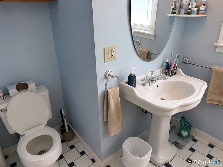 73 Hawthorne Ave — Photo 7