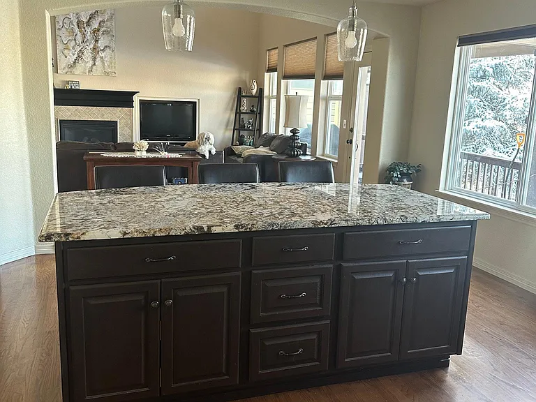 4772 Valley Oak Dr — Photo 1