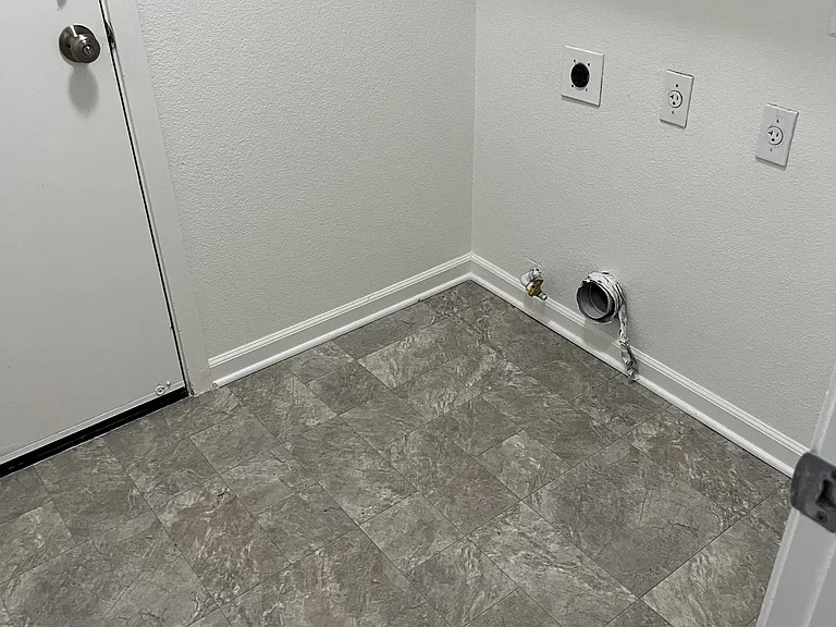 5009 Shipwheel Dr — Photo 5