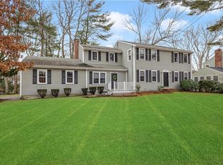 11 Old Chimney Rd, Barrington, RI 02806