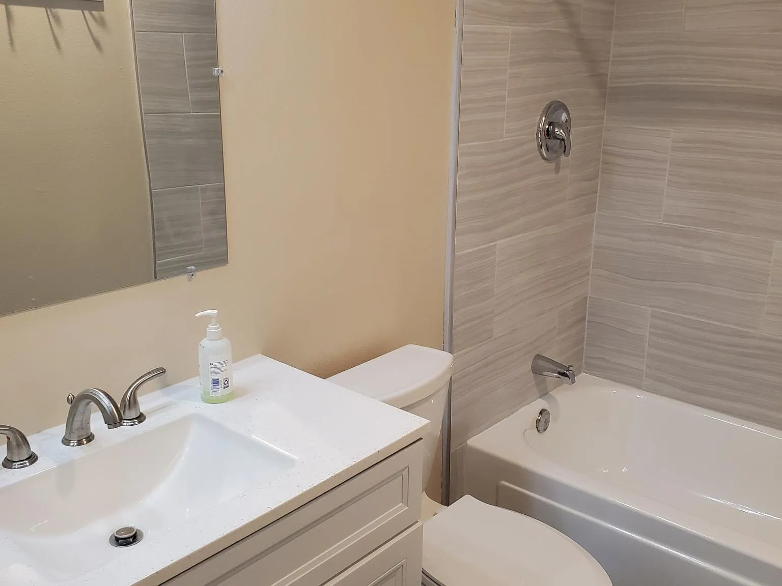 2 bed, 920 sqft, $2,495 — Photo 3