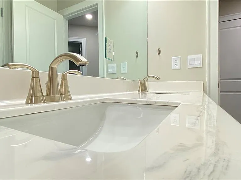 1040 Knoxboro Ln — Photo 25