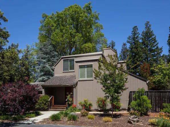 10 Farm Rd, Los Altos, CA 94024