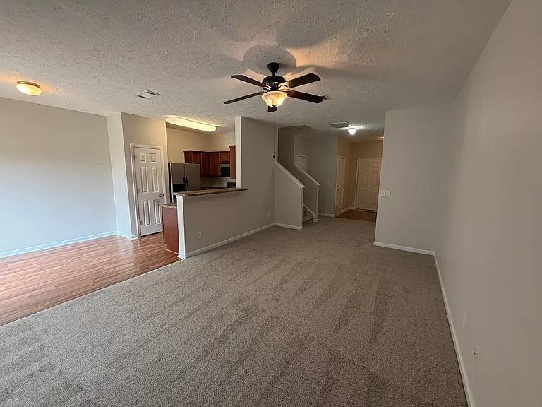 8115 Valley Oak Dr — Photo 7