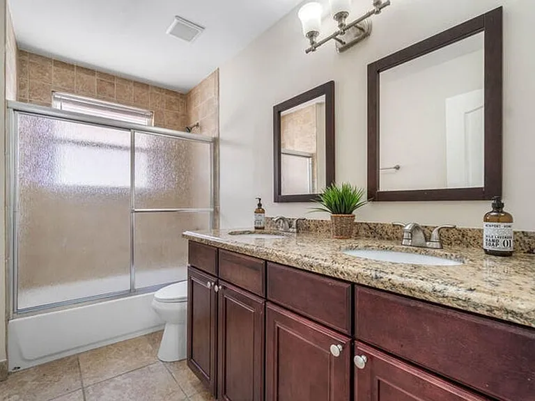 10425 Buena Ventura Dr — Photo 18