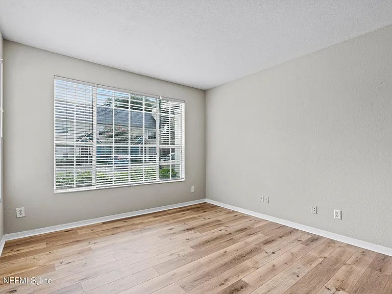 13700 Richmond Park Dr N #701 — Photo 4